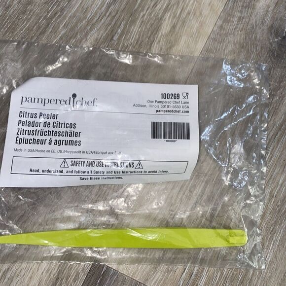 Pampered Chef Citrus Peeler - #100269 – BRAND NEW - - Picture 2 of 4